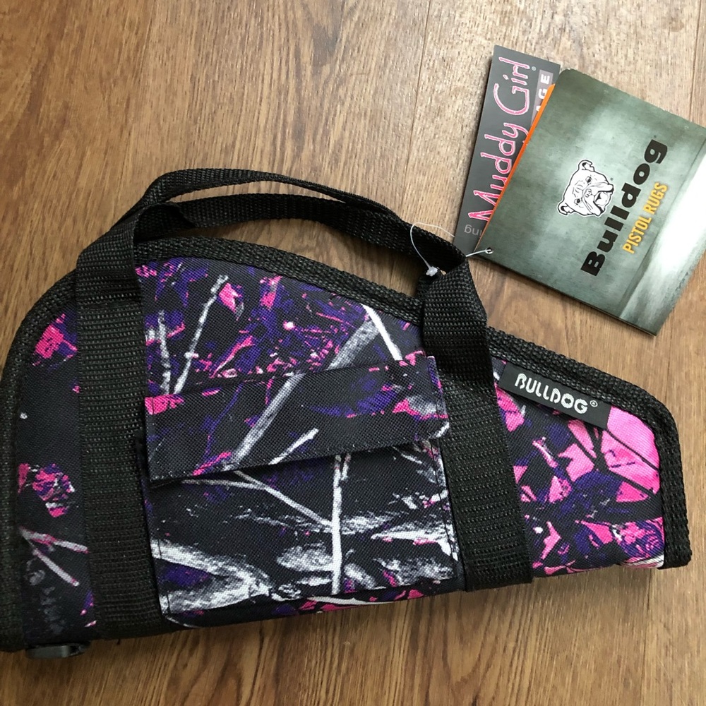 Pistol carrying bag